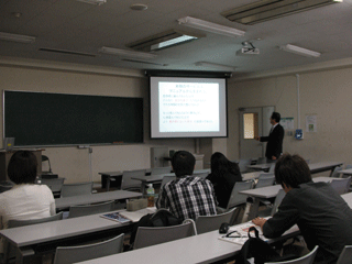 帝京大学にて講義