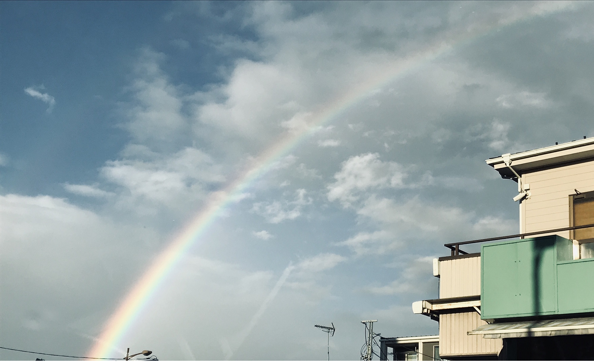 二月の空に虹