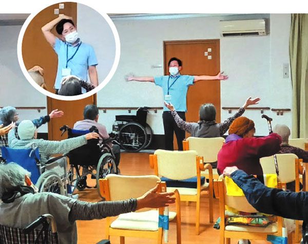 体をのばして頭もシャキッと、みんなで楽しく健康づくり